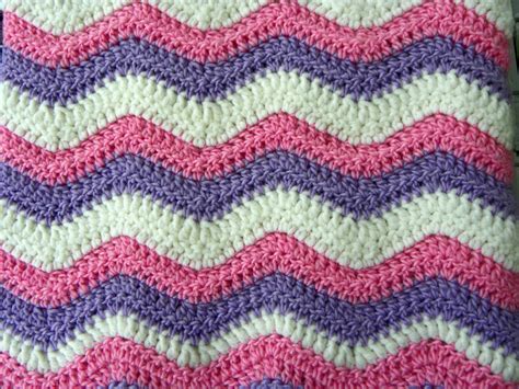 Life in colour: Baby Ripple Blanket - ta-dah!