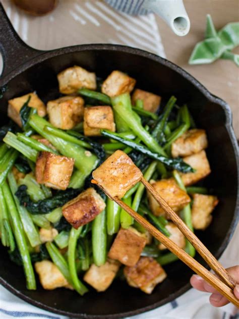 Choy sum (Chinese green) and tofu in garlic sauce | K33 Kitchen – Delicious plant-based vegan ...