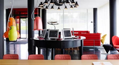 citizenM Paris CDG Airport Hotel | Luxury & Convenience