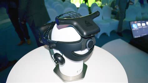 CES 2018: HTC's Vive Wireless Adaptor to Support Both Vive and Vive Pro ...