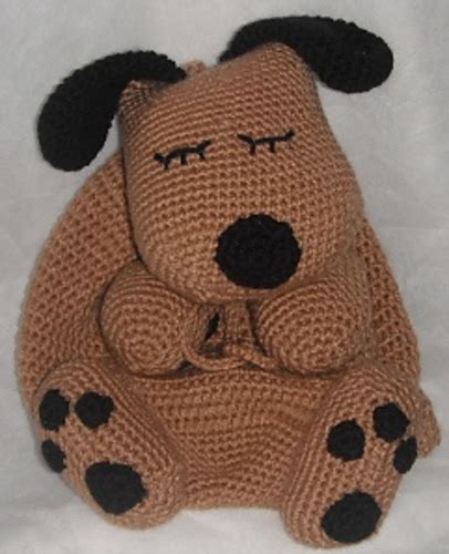 Ravelry: Puppy Nap Sack pattern by Erin Scull