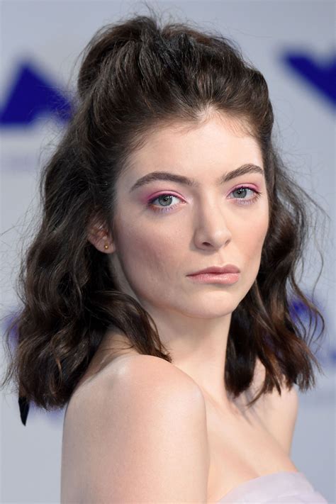 Lorde Hair Up - Lorde, beautiful, scrunched up face, waves, hair volume ... / Sign up to our ...