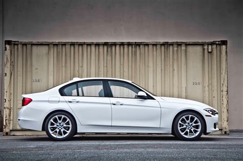 2013 BMW F30 320i Test Drive by MotorTrend - autoevolution