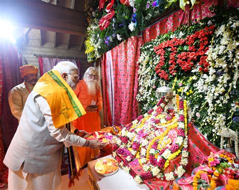 PM performs darshan and pooja of Bhagwan Shree Ramlala Virajman in Ayodhya, Uttar Pradesh ...