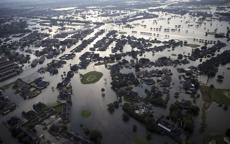 As Harvey rages, Catholic Charities ramps up its response | America Magazine