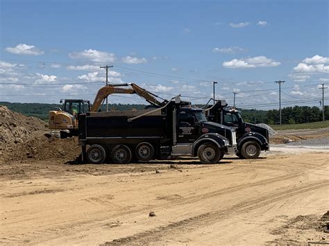 Dumptrucks – HERMES-PARKER CONCRETE