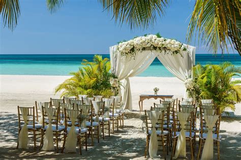 Couples Swept Away: Beach wedding setup | Dream destination wedding, Couples resorts, Wedding ...