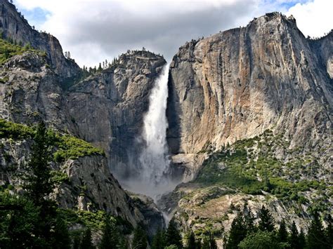 wallpaper: Yosemite Falls Wallpapers