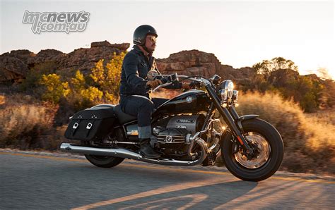 Big Boxer turns bagger with new BMW R 18 Classic | Motorcycle News ...