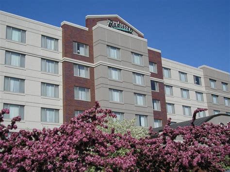 Radisson on John Deere Commons-Moline Hotel (Moline (IL)) - Deals, Photos & Reviews