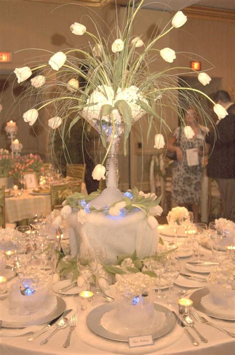 Let's Plan Weddings on a Budget: Winter Wedding Decoration Ideas