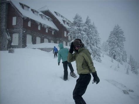 Snowshoeing at Crater Lake National Park