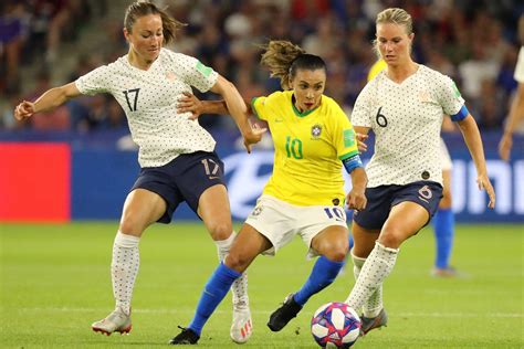 Os direitos televisivos das competições de futebol feminino no Brasil - Lei em Campo