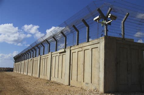 Perimeter Fence Security In New Orleans & The Gulf South