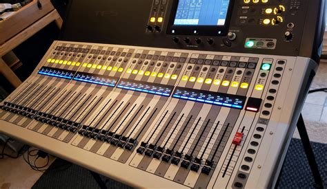 Yamaha TF5 Digital Mixer with Motorized Faders – RETAINED – Studio Gear