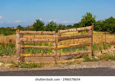 155 Closed Palisade Gates Images, Stock Photos & Vectors | Shutterstock