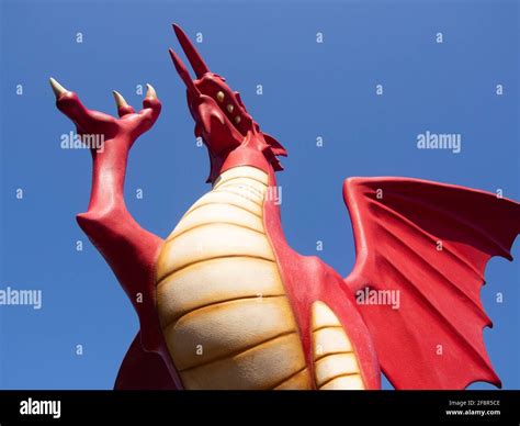 The red dragon of wales hi-res stock photography and images - Alamy