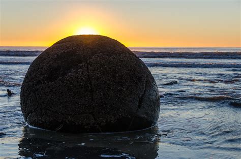 Moeraki Boulders Sunrise | Kathrin & Stefan Marks | Flickr