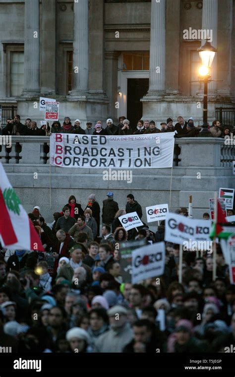 La striscia di Gaza la protesta contro la BBC di rifiuto per la ...