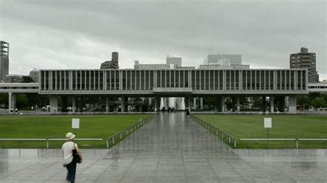 Kenzo Tange - Hiroshima Peace Memorial Museum, Hiroshima - YouTube