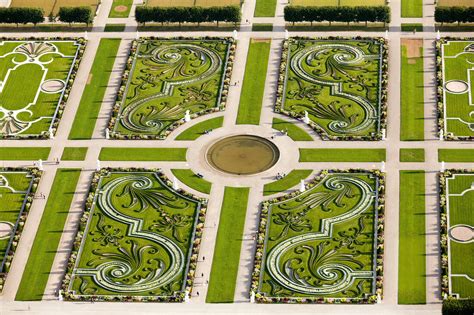 View of Royal gardens of Herrenhausen … – License image – 10297144 ...