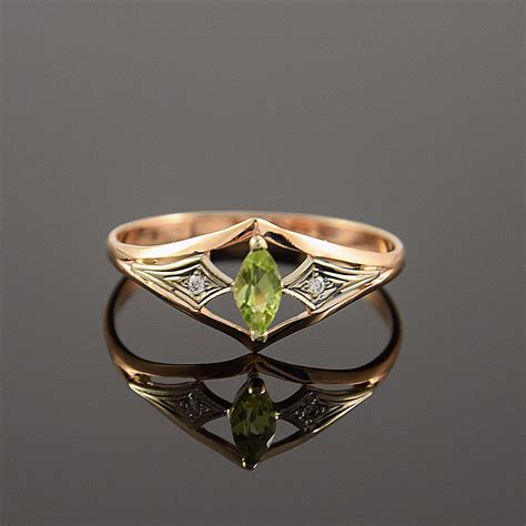 Peridot ring Art deco ring Birthstone ring Gemstone ring