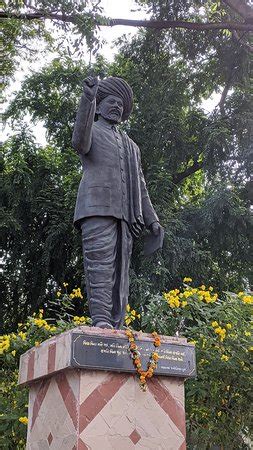 Mahatma Jyotiba Phule Statue (Karad) - 2020 What to Know Before You Go (with Photos) - Tripadvisor