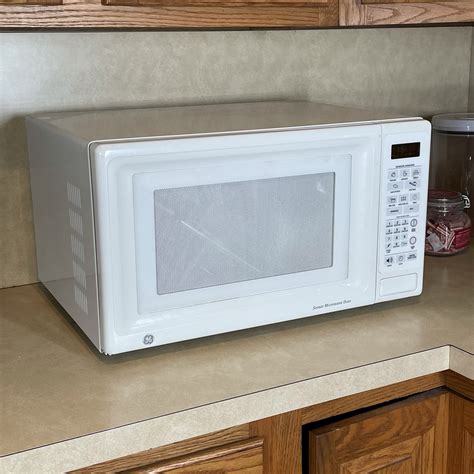 GE "SENSOR" MICROWAVE OVEN