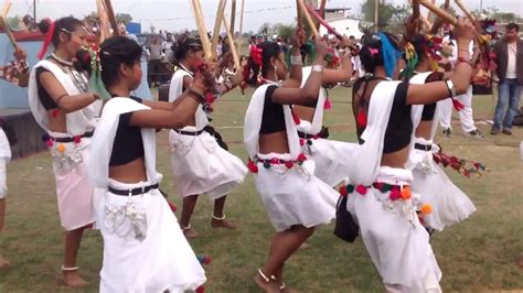 Tharu culture dance/sauraha/chitwan - YouTube