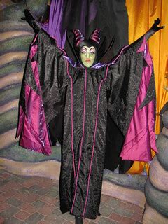 Maleficent at the Disney Villains Meet-And-Greet at Mickey… | Flickr