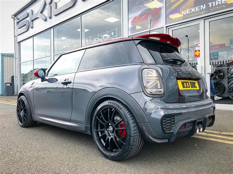 Mini Cooper S Grey with OZ Ultraleggera Aftermarket Wheels Wheel | Wheel Front