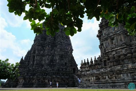 DISCOVER THE INCREDIBLE TEMPLES OF YOGYAKARTA