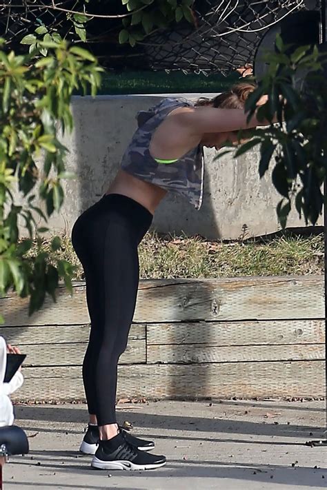 JENNIFER LOPEZ Workout in Los Angeles 12/31/2017 – HawtCelebs