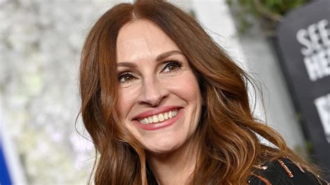 Julia Roberts Weight Gain: A Lesson in Self-Acceptance and Resilience - Celeb Transformations