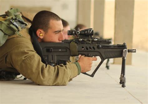 Israel’s Deadly Tavor Assault Rifle Fires 800 Rounds Per Minute ...