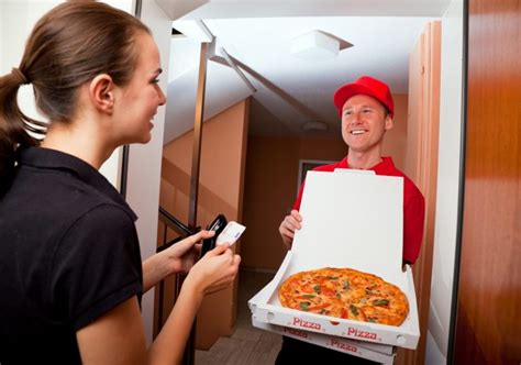 How Much Should You Tip A Pizza Delivery Driver?