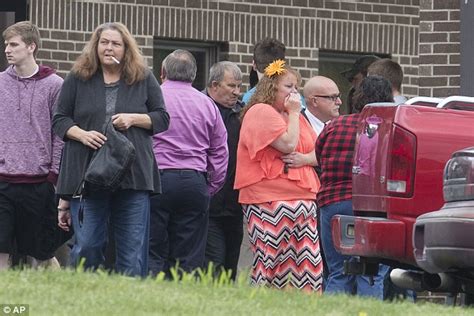 Hundreds gather for the final funeral of Rhoden family massacre in Ohio | Daily Mail Online