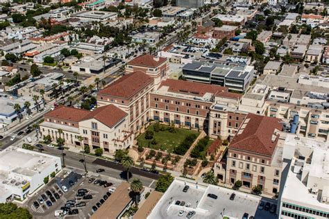 Santa Monica UCLA Medical Center — Robert A.M. Stern Architects, LLP