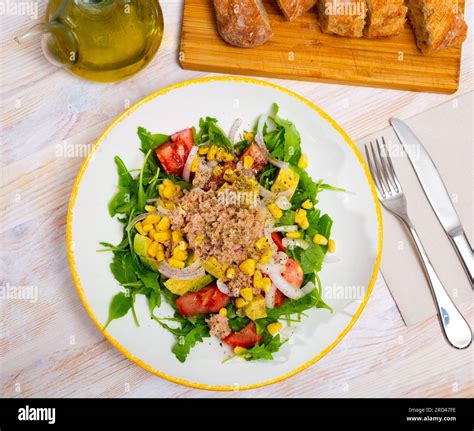 Salad with canned tuna Stock Photo - Alamy