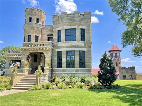 Joanna Gaines + Latest Fixer Upper House: The Castle 2/2 - CuterTudor