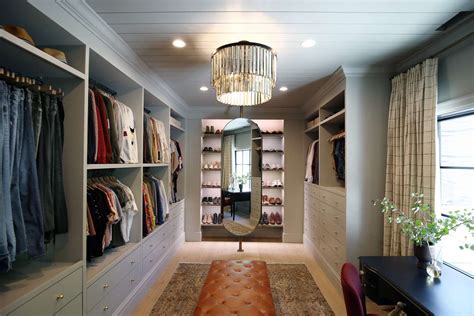 15 Closet Lighting Ideas That Will Wow You