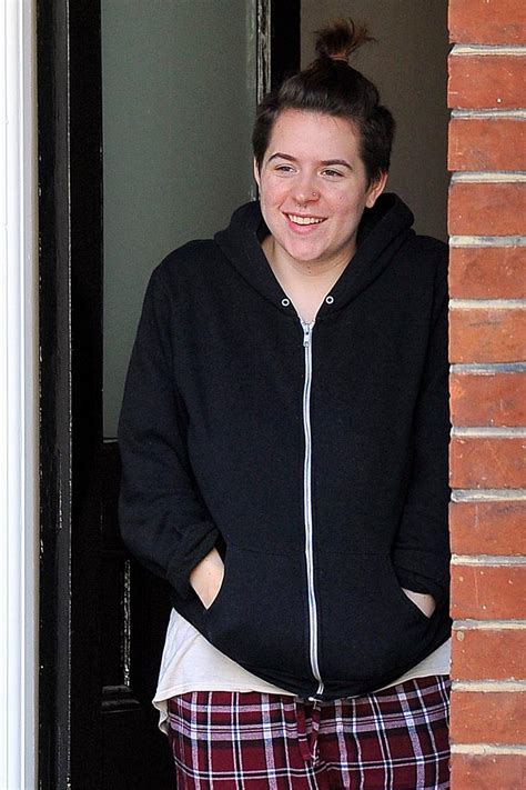 Cranky Newlywed Isabella Cruise Spotted In London