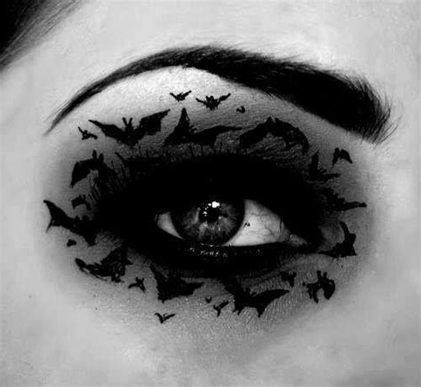 Bat eye makeup | Halloween eye makeup, Halloween eyes, Diy halloween eye makeup