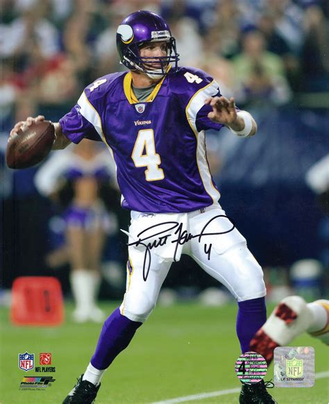 Lot Detail - BRETT FAVRE SIGNED VIKINGS 8X10 PHOTO COA