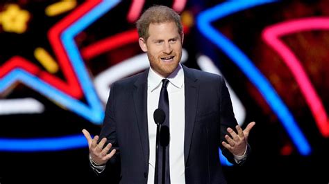 Prince Harry makes surprise appearance at NFL awards in Las Vegas after visiting King Charles ...