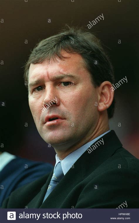 BRYAN ROBSON MIDDLESBROUGH MANAGER 01 August 1998 Stock Photo - Alamy