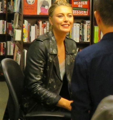 MARIA SHARAPOVA Signing Her Book at Barnes & Noble in New York 09/12/2017 – HawtCelebs