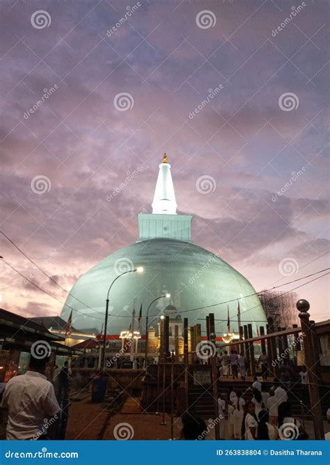 Ruwanwelisaya Sthupa, Anuradhapura, Sri Lanka - Night Time Night Sky Editorial Stock Image ...