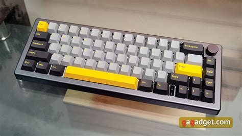 Epomaker EK68 review: wireless mechanical keyboard with hot-swappable switches | Gagadget.com