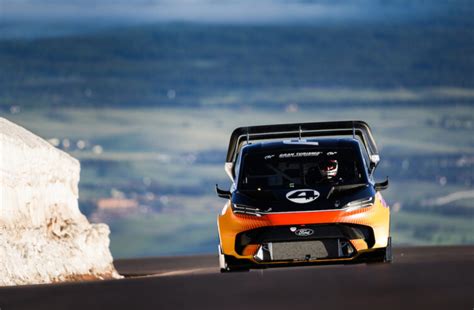 Pikes Peak - Romain Dumas et le domptage minutieux du Ford SuperVan ...